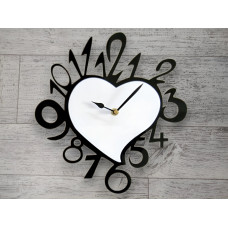 Часы дизайнерские с сердцем в центре