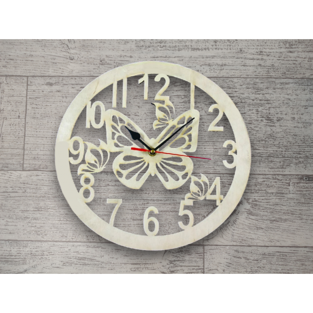 Часы с изображением бабочки