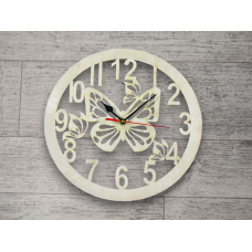 Часы с изображением бабочки