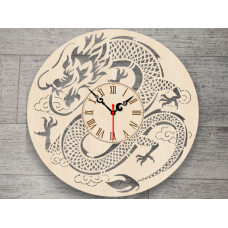 Часы с вырезанным драконом