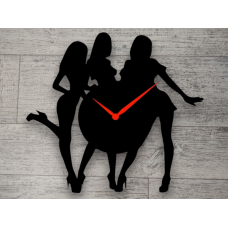Часы в виде 3 девушек
